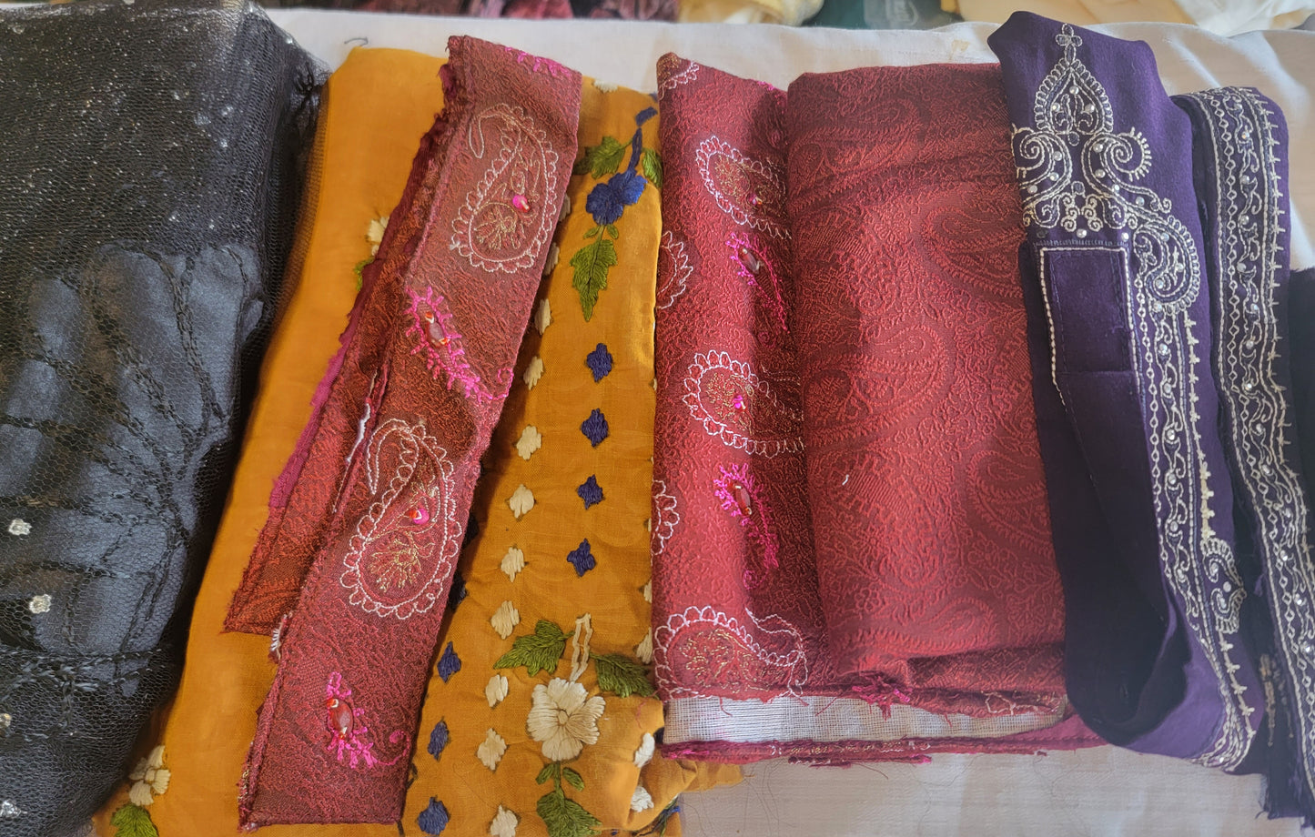 Set Of 10 Beaded Embroidered Lace Trim Art Craft Stitching fabric Doll Clothes Ornament Projects