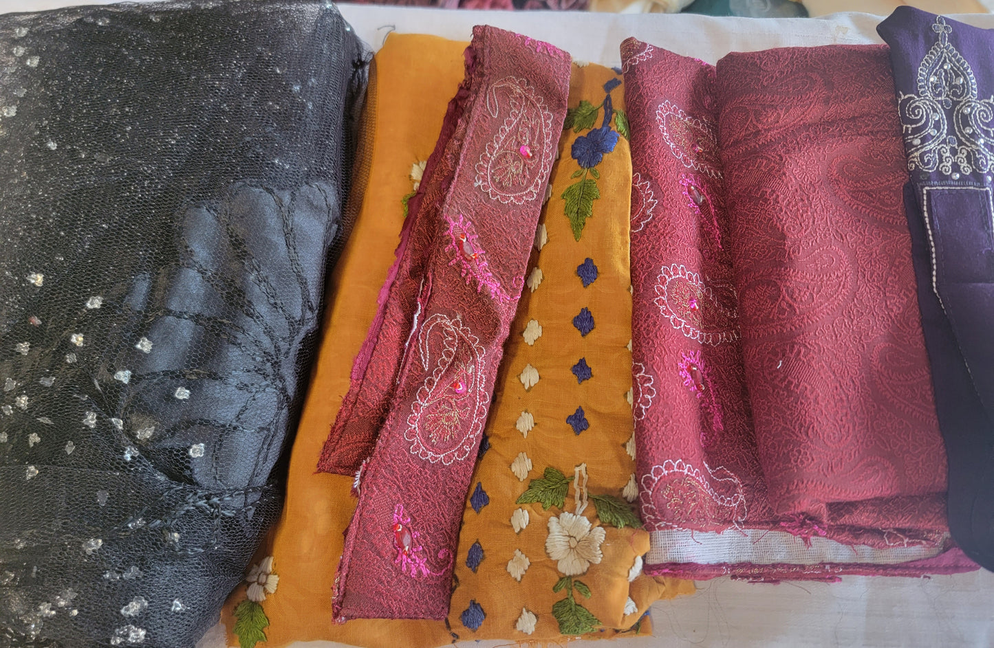 Set Of 10 Beaded Embroidered Lace Trim Art Craft Stitching fabric Doll Clothes Ornament Projects